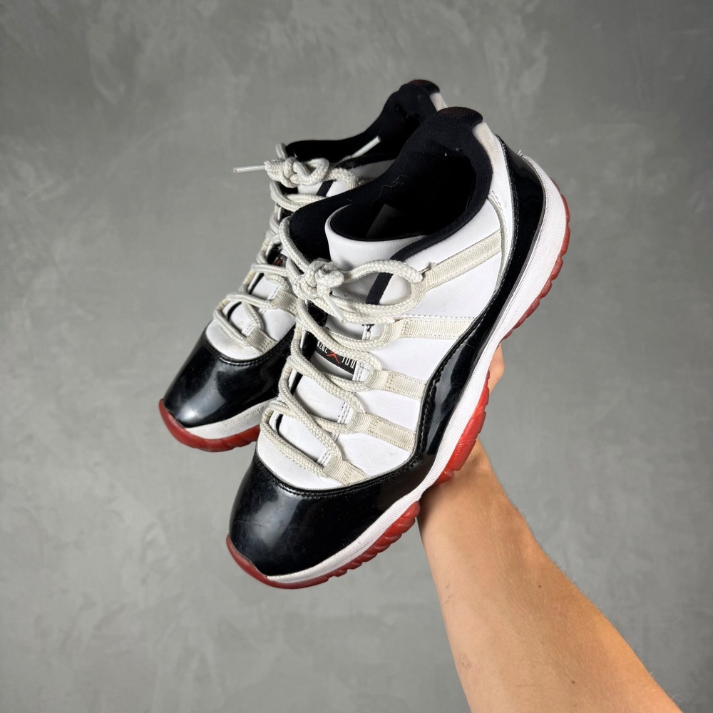 2020s Mens Jordan 11 Retro Low Concord Bred Basketball Sneakers 10.5